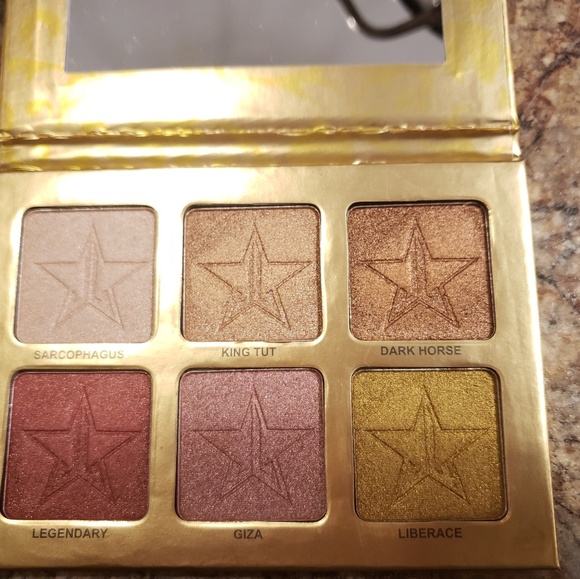 BEWARE of fake Jeffree Star pro palettes! - Picture 4 of 7